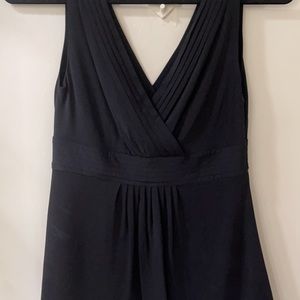 Elie Tahari v neck pleated Empire Waist sleeveless top